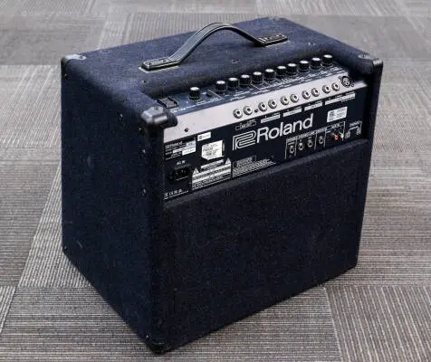 Roland - KC-400 150 Watt Stereo Mixing Keyboard Amp 2